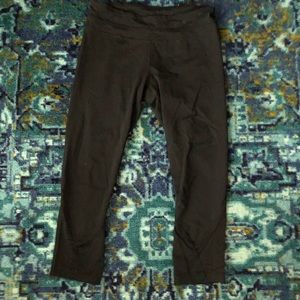 Lululemon cropped black pant